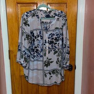 JM Collection floral blouse. In great condition !